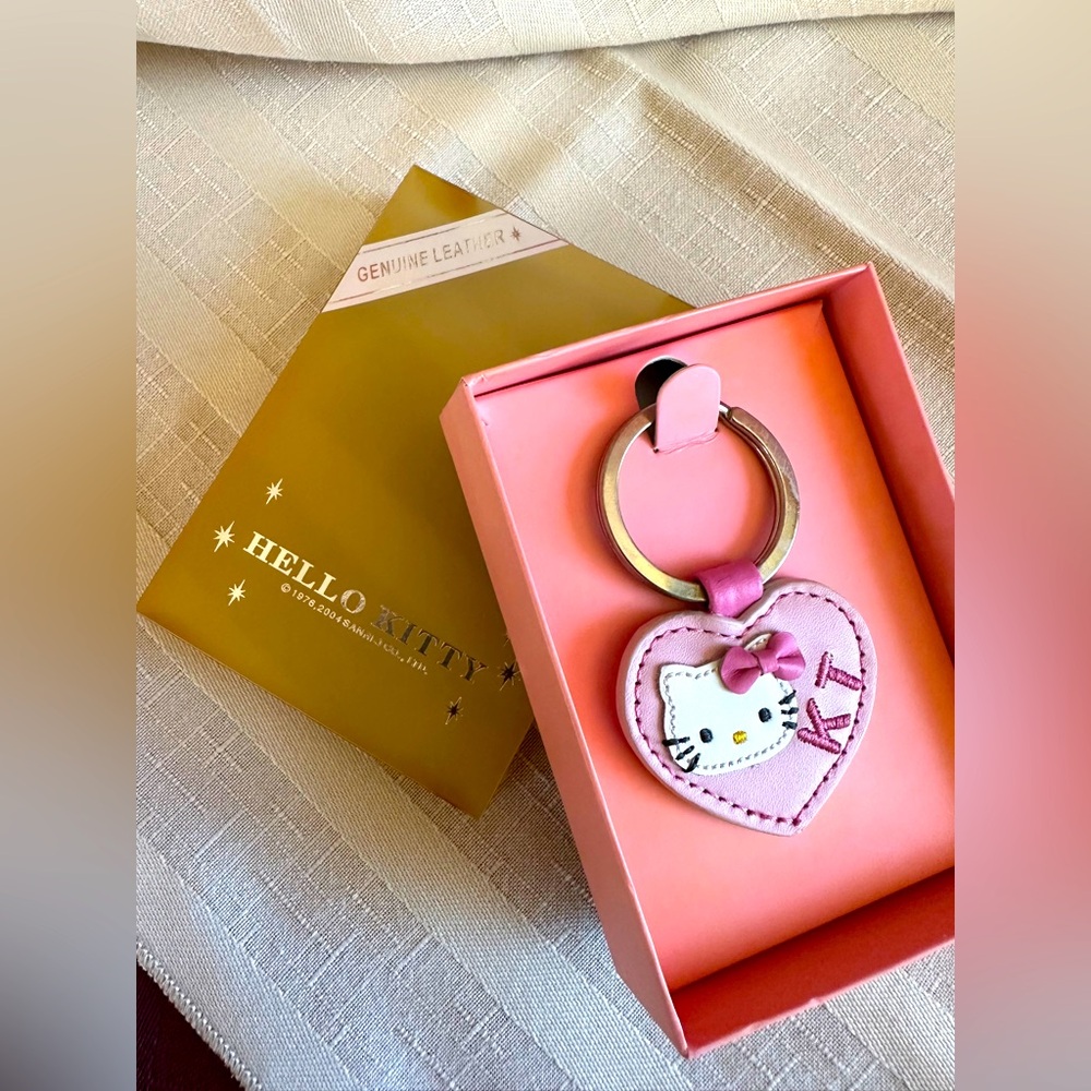 HELLO KITTY VINTAGE LEATHER KEY CHAIN, NEW